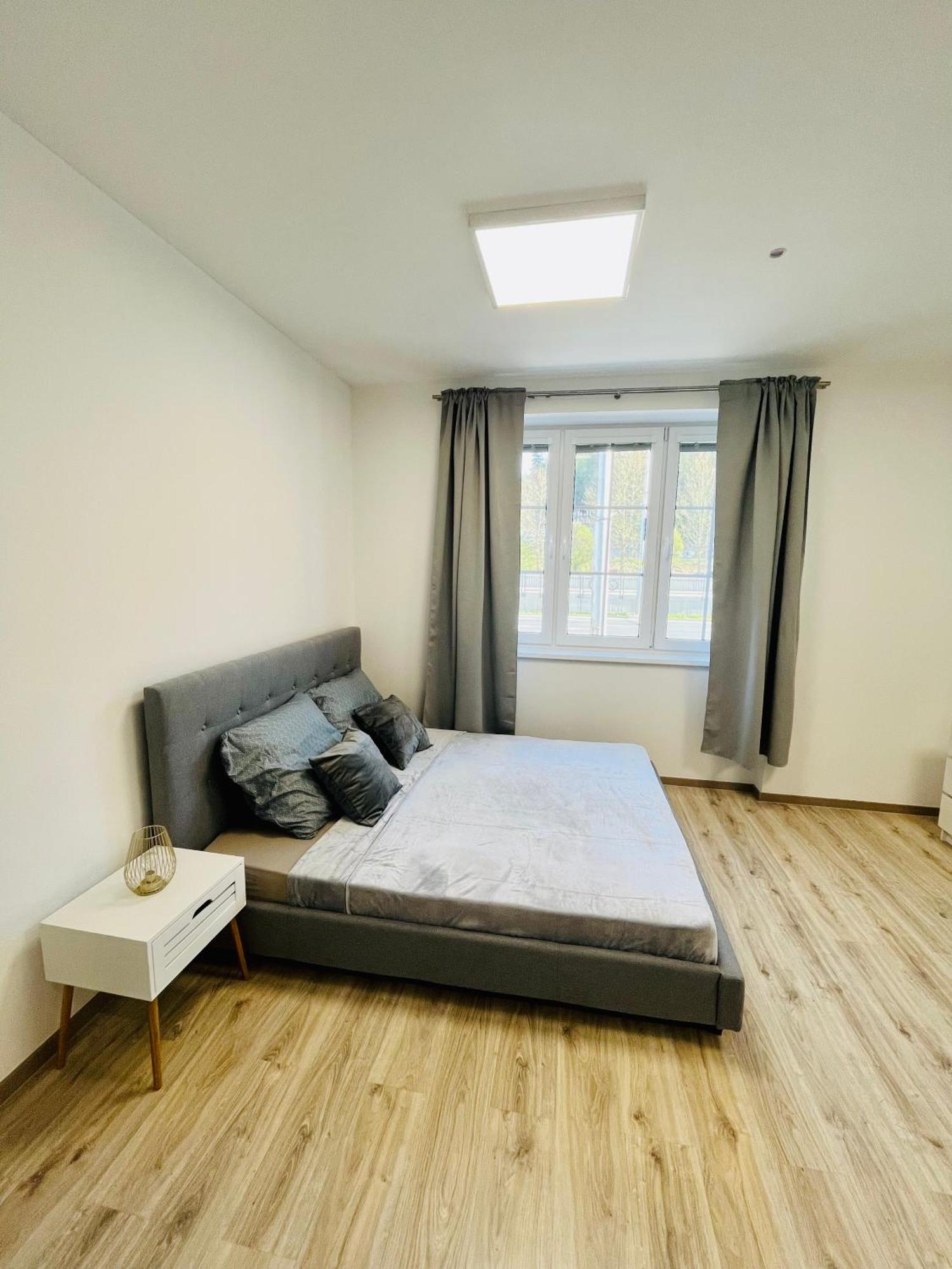 Apartment Riviera Centrum, Private Parking And Smart Check In Banská Bystrica Esterno foto